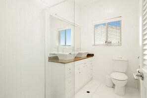Bathtub