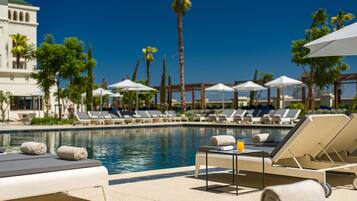 Seasonal outdoor pool, pool umbrellas, sun loungers