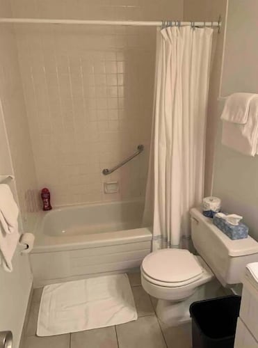 Historical King George Inn 7