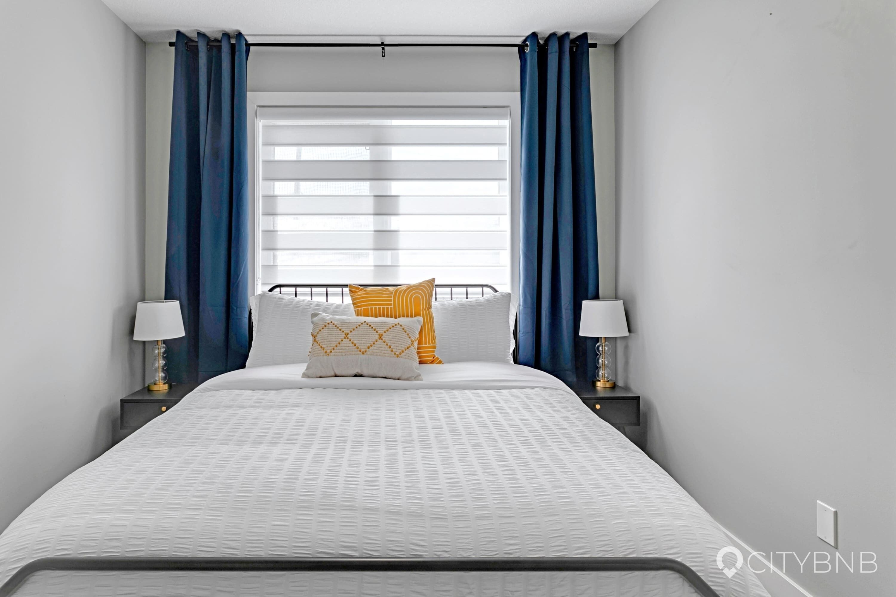 3 bedrooms, desk, iron/ironing board, travel crib