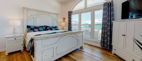 4 habitaciones, acceso a internet y ropa de cama