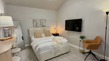 1 Schlafzimmer, Schreibtisch, Bügeleisen/Bügelbrett, WLAN