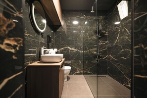 Premium-Zimmer | Badezimmer | Dusche, Regendusche, Haartrockner, Handtücher