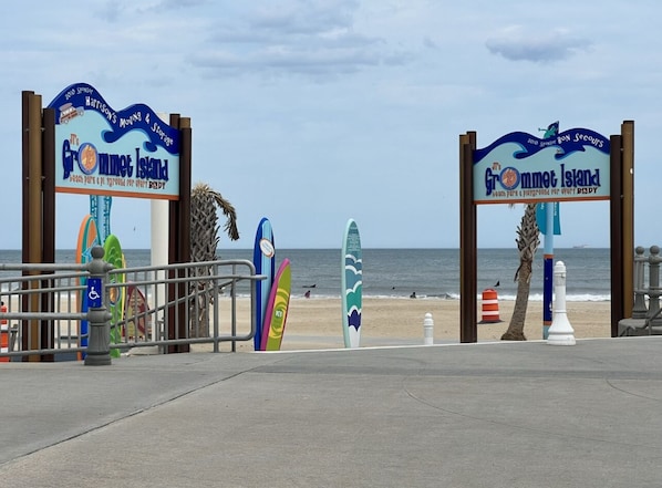 In Strandnähe, Liegestühle, Strandtücher