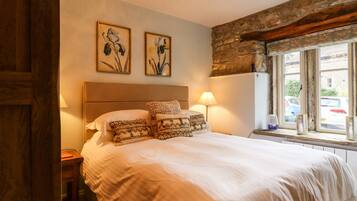 1 bedroom, individually decorated, individually furnished, free WiFi