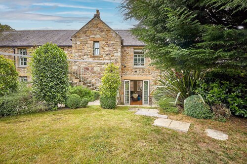 Spence Lodge: Cosy 2-Bed Stone Cottage, Alnmouth