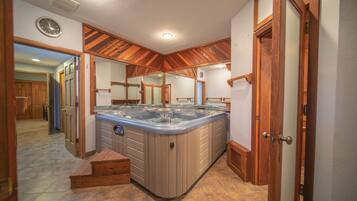 Deluxe Townhome, 3 Bedrooms, Hot Tub, Mountain View (Enclave 43) | Exterior