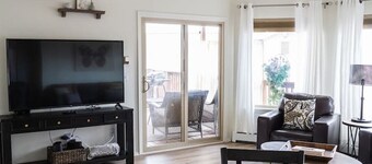 The Hillview Hangout