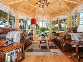Cottage | Living room