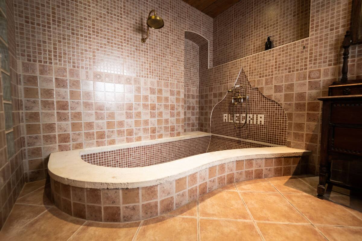 Superior Double Room | Bathroom