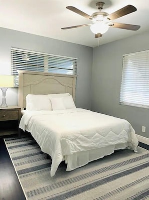 2 bedrooms, desk, iron/ironing board, free WiFi