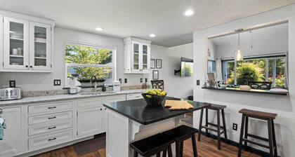 Delightful Family-Friendly Home in the Heart of WA