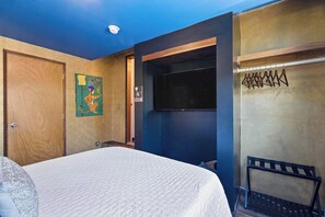 3 habitaciones, tabla de planchar con plancha, wifi y ropa de cama 