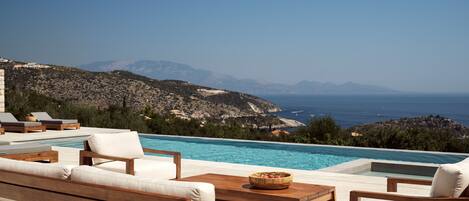 Villa, flere senger | Basseng