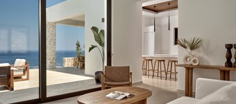 Design 3-bed Villa With Infinity Pool in Zakynthos