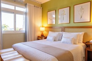 Deluxe Double or Twin Room | Minibar, in-room safe, individually decorated, desk - HOTEL POUSADA DA NEVE (Nova Petropolis)