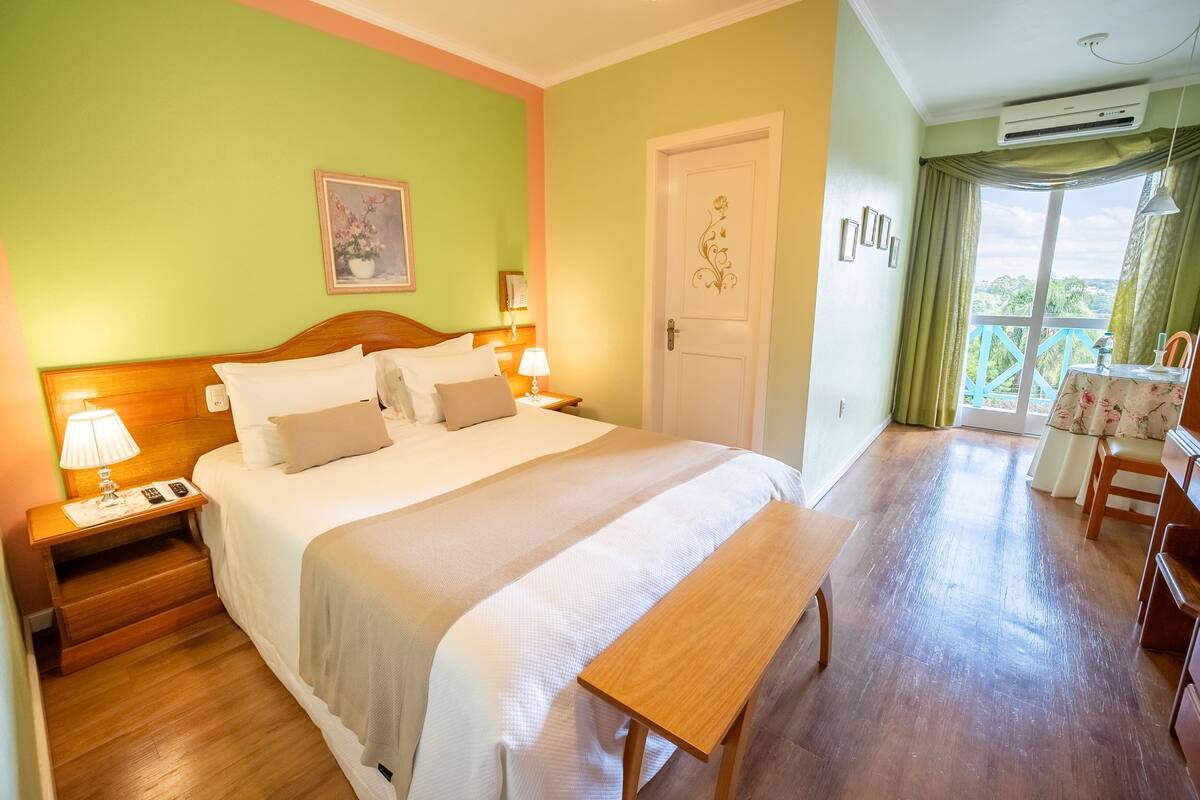 Superior Luxury Apartment | Minibar, in-room safe, desk, laptop workspace