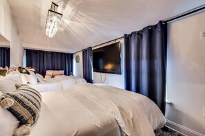 4 habitaciones, tabla de planchar con plancha y cuna de viaje