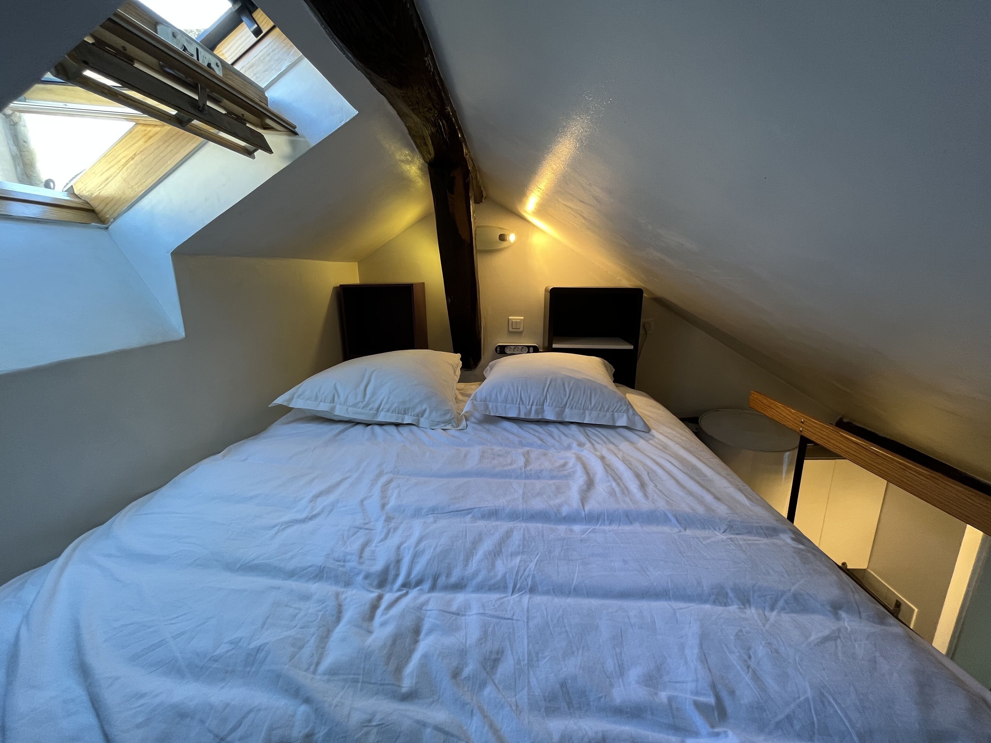 1 slaapkamer, een strijkplank/strijkijzer, gratis wifi, beddengoed