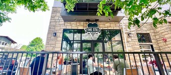 The Greenbelt Getaway- Views, Pets, Games, Fun!