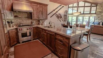 Powder Run 2 BR + LOFT A34 | Private kitchen | Full-size fridge, oven, stovetop, coffee/tea maker