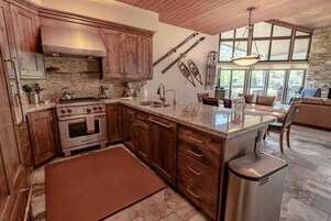 Powder Run 2 BR + LOFT A34 | Private kitchen | Full-size fridge, oven, stovetop, coffee/tea maker