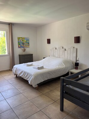 6 Schlafzimmer, Bügeleisen/Bügelbrett, Reisekinderbett, kostenloses WLAN