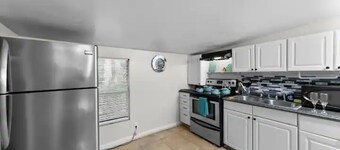 Hideaway Nest Saver, Long-Term,  Skylights, W/D