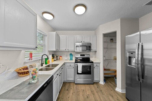 ★NEW★N. Jax Home| Mins to ✈︎ | 4 Bed | EZ Check-In