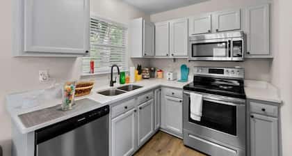 ★NEW★N. Jax Home| Mins to ✈︎ | 4 Bed | EZ Check-In