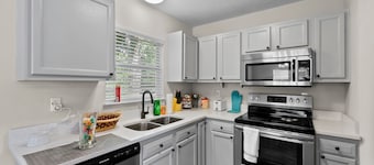 ★NEW★N. Jax Home| Mins to ✈︎ | 4 Bed | EZ Check-In