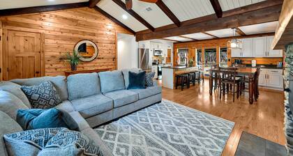 Shady Oaks Cabin- Waco/ Magnolia/ Baylor