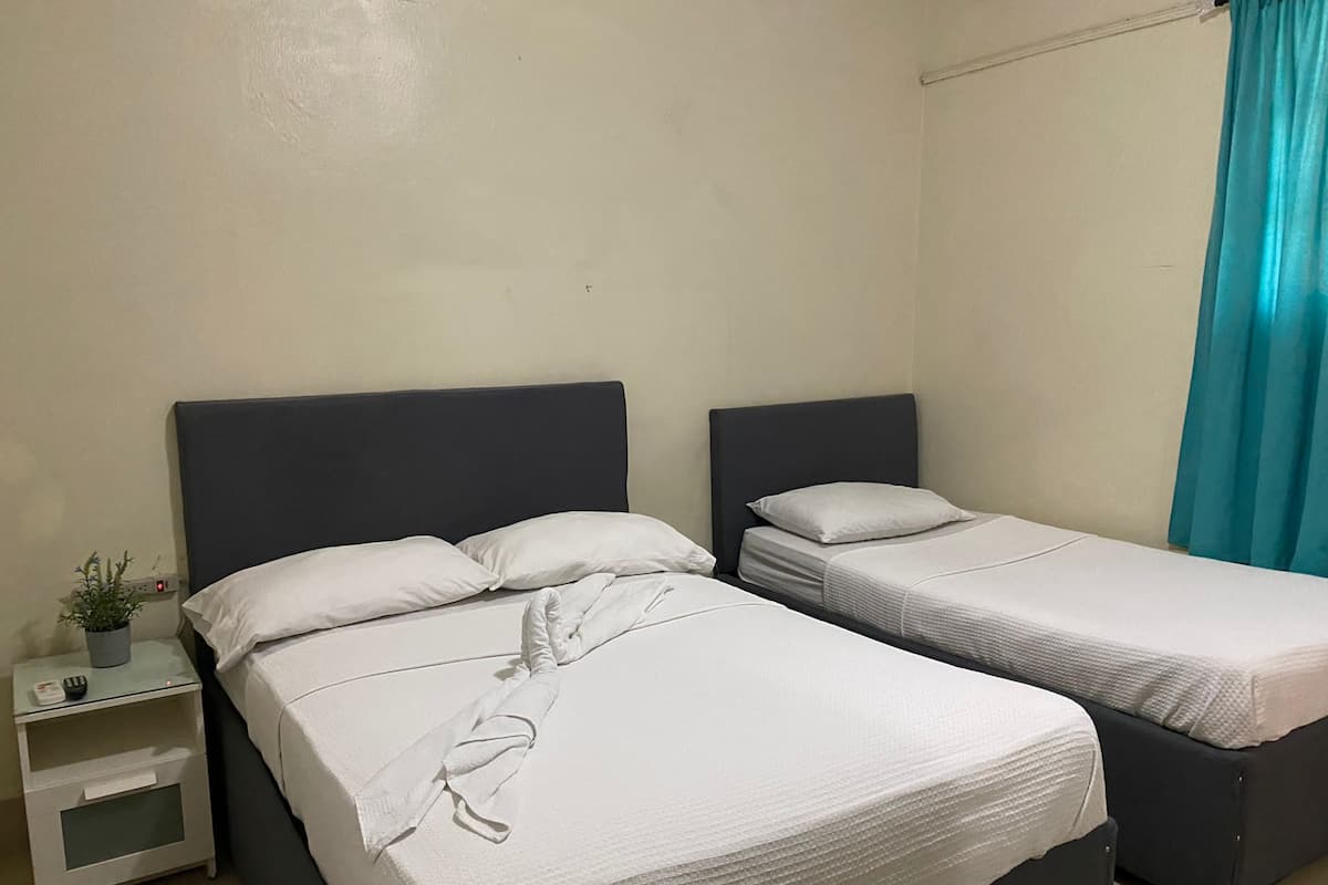Family Room, 1 Bedroom