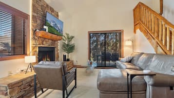 Red Pine G5 | Wohnbereich | Smart-TV