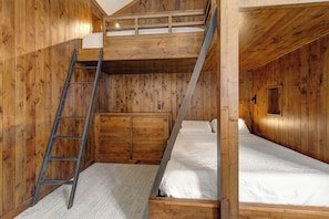 Studio | Free WiFi, bed sheets