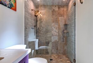 Studio | Bathroom | Towels