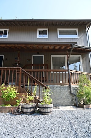Exterior detail - Comfy Duplex Unit A great for families and small groups, sleeps up to 9 (Sitka)