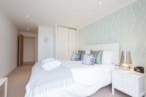 2 bedrooms, individually decorated, individually furnished, free WiFi - Halcyon Cove (St Ives)
