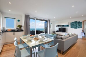 Video game console, DVD player - Halcyon Cove (St Ives)