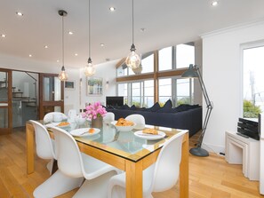 Cottage | Private kitchen | Fridge, dishwasher, cookware/dishes/utensils - Shamal (St Ives)