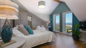 3 bedrooms, individually decorated, individually furnished, free WiFi