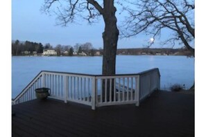 Property grounds - Lake Front Cottage Pine Knob Concert/Ski Retreat (Davisburg)