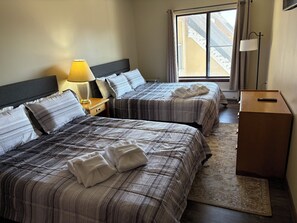 1 bedroom, desk, iron/ironing board, WiFi