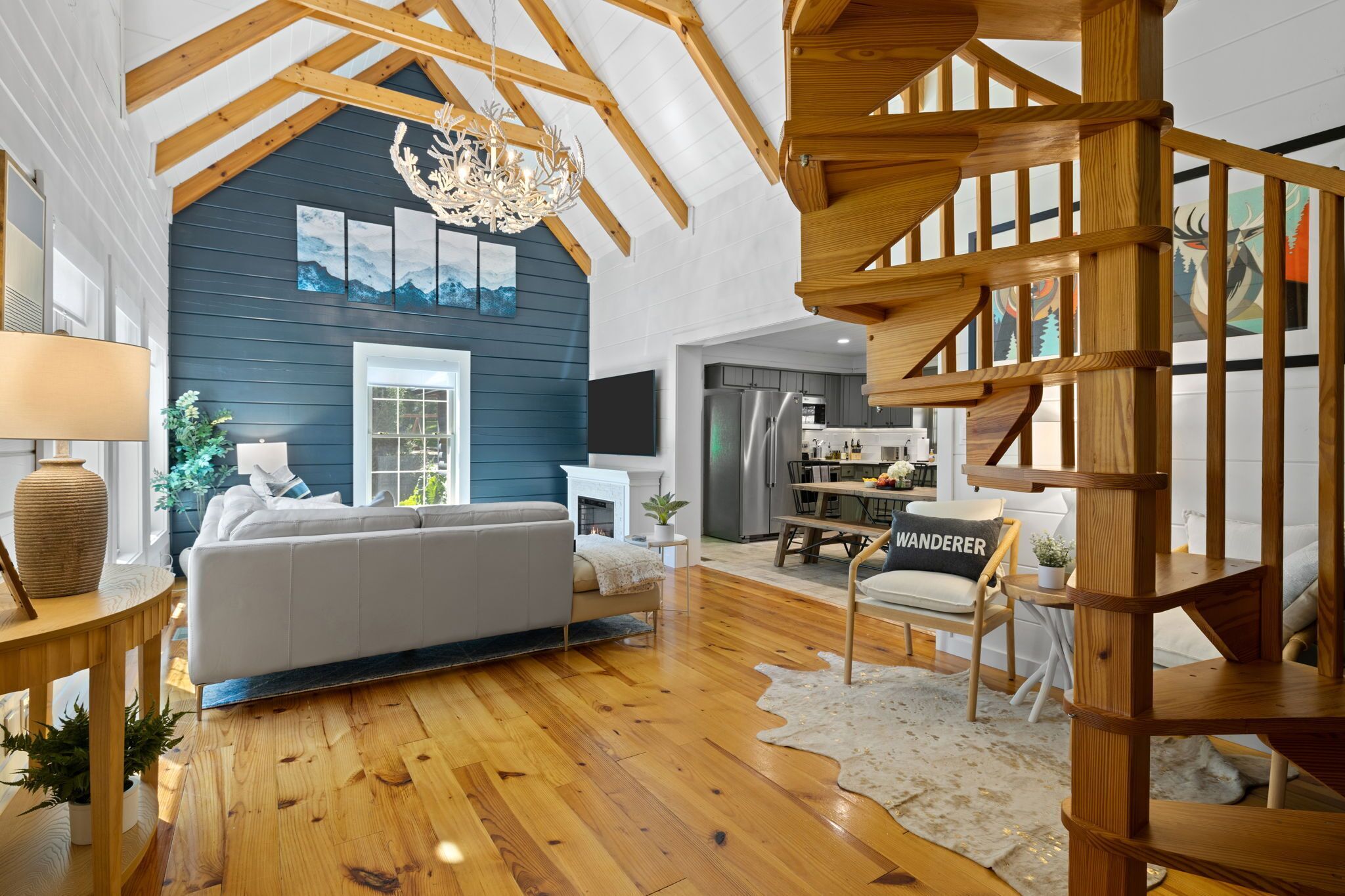 Smart TV, chimenea, futbolito y libros 