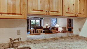 Condo, várias camas (Lodge at 100 W Beaver Creek 301, 3BD ) | Sala de estar