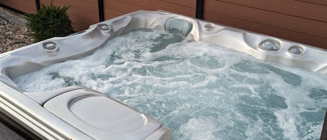Bain à remous extérieur