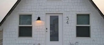 Desert Lake Cottage: Lake fun and desert adventuring