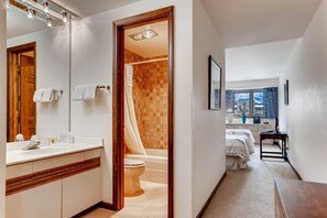 Apartment, Mehrere Betten (Lodge at 100 W Beaver Creek 506, 3BD ) | 3 Schlafzimmer