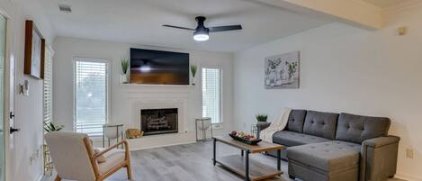 Télévision, cheminée