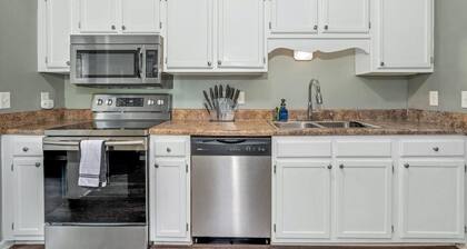 Spacious home near the heart of Fayetteville, NC!!